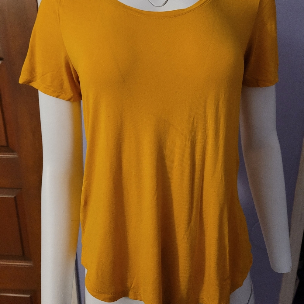 Yellow - Picture 3 of 9